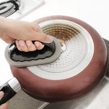 Magická houbka na umývanie pripáleného riadu